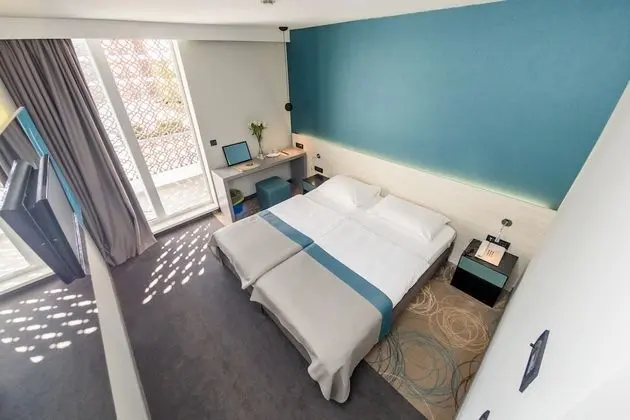 Tek Büyük Yataklı Oda, Balkon