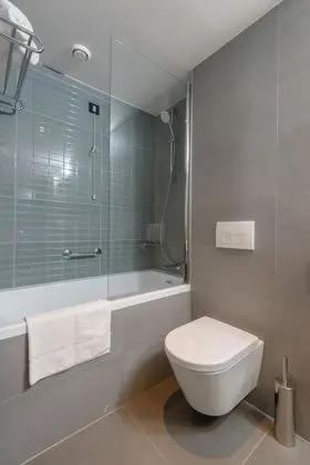 Tek Büyük Yataklı Oda, Balkon