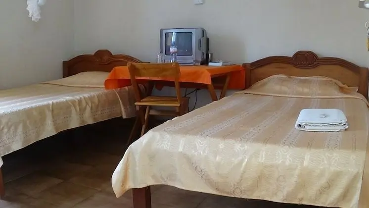 Üç Kişilik Oda
