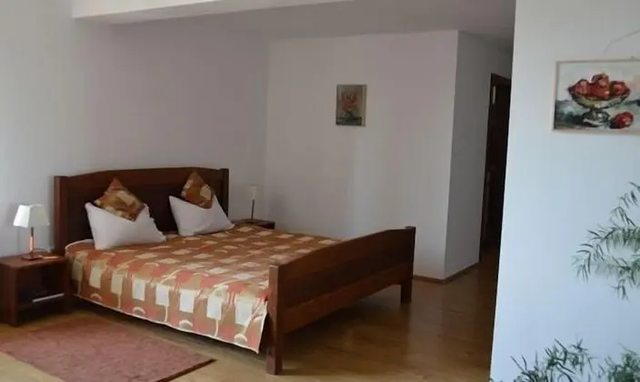 Üç Kişilik Oda