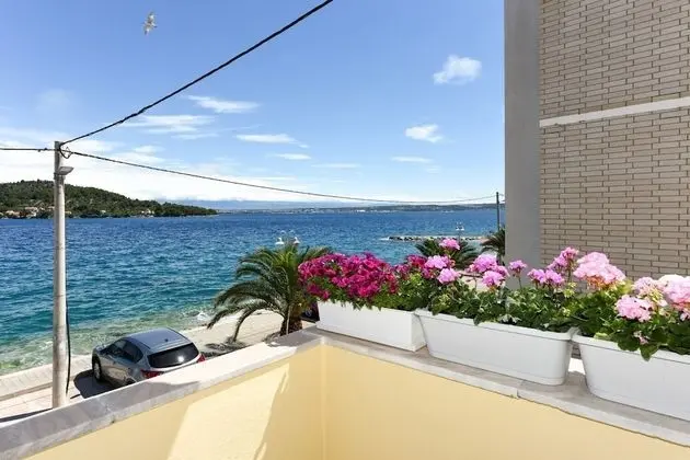 Apart Daire (Kolt - 15 m from the sea - A1(6+2))