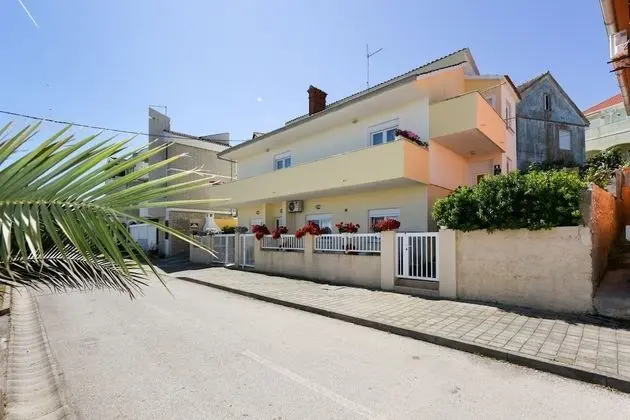 Apart Daire (Kolt - 15 m from the sea - A1(6+2))