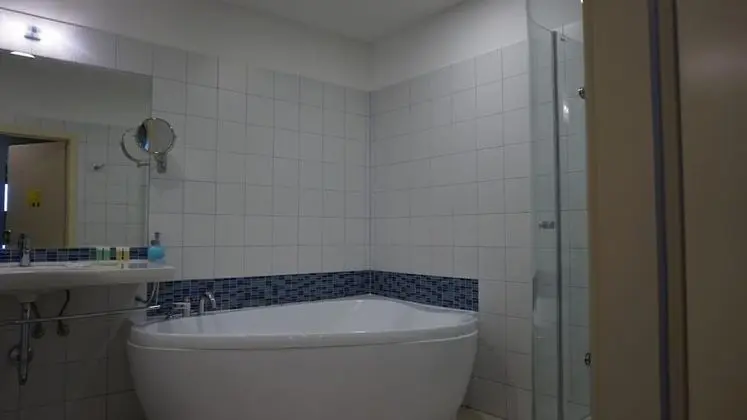 Comfort Tek Büyük veya İki Ayrı Yataklı Oda (Plus)