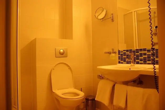 Standard Tek Büyük veya İki Ayrı Yataklı Oda, Balkon