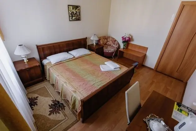 Standard Tek Büyük Yataklı Oda, Özel Banyo, Avlu Manzaralı