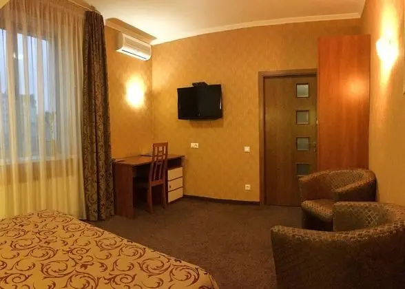 Standard Tek Büyük Yataklı Oda