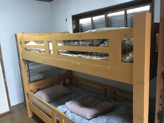 Ortak Ranzalı Oda, Sadece kadınlar için