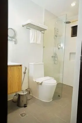 Two-bedroom Suite, 1 King Bed and 2 Single Beds
