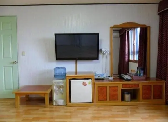 Üç Kişilik Oda