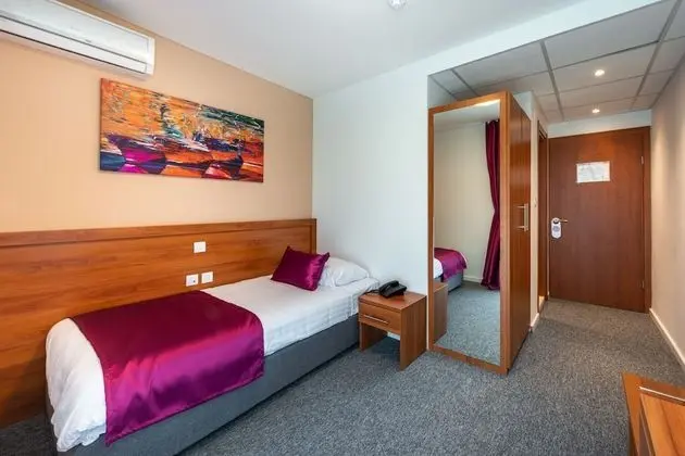 Single Room – Annex building