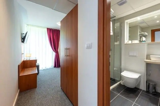 Single Room – Annex building