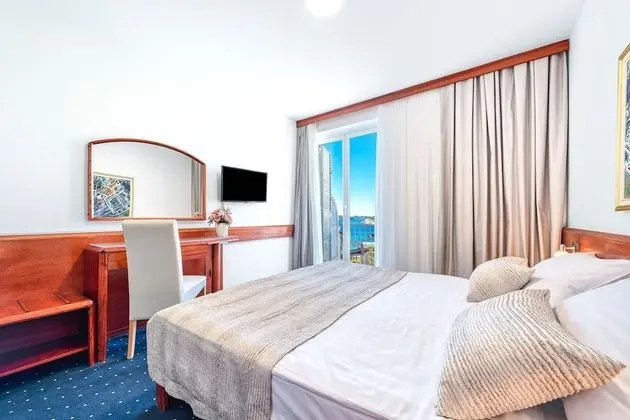 Standard Tek Büyük veya İki Ayrı Yataklı Oda, Balkon, Deniz Manzaralı