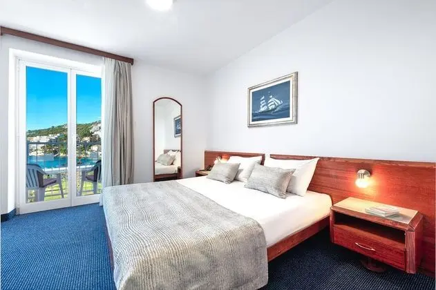 Standard Tek Büyük veya İki Ayrı Yataklı Oda, Balkon, Deniz Manzaralı