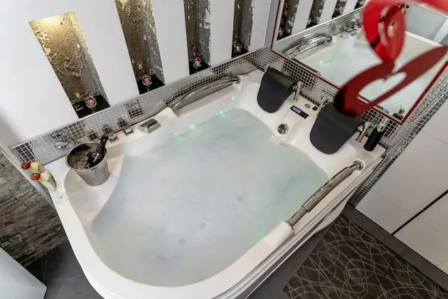 Luxury Oda, Sıcak Su Küveti