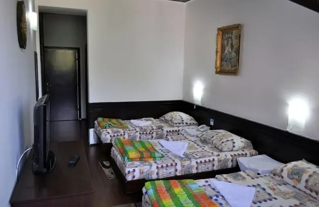 Üç Kişilik Oda