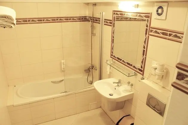 Tek Büyük Yataklı Oda, Balkon (with direct pasage to thermal zone)