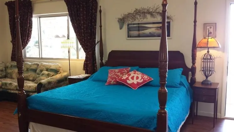 Comfort Oda (King Suite, no breakfast, private oce)