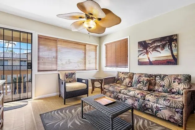 Stüdyo, 1 En Büyük (King) Boy Yatak ve Çekyat (Kona Shores 221 STVR #19-390879)