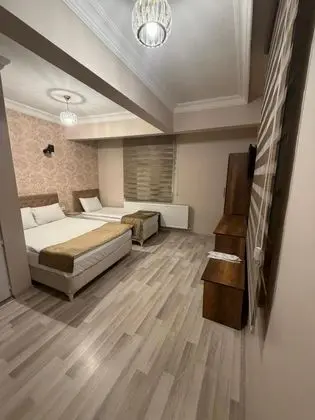 Twin, Şehir Manzaralı