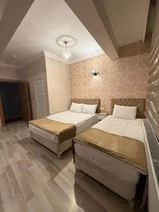 Twin, Şehir Manzaralı