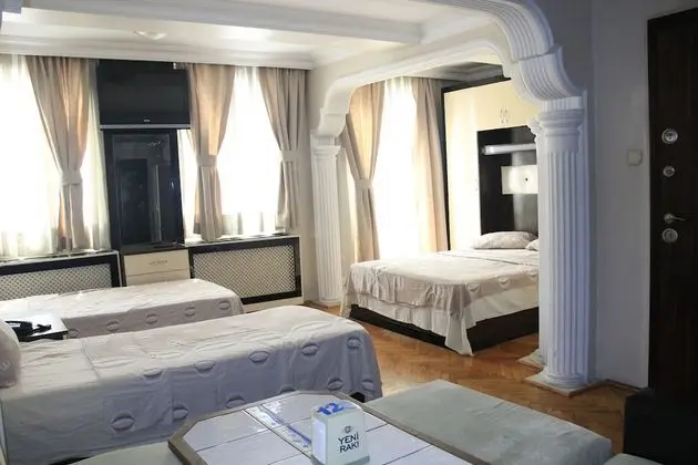Tek Büyük veya İki Ayrı Yataklı Oda