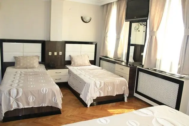 Tek Büyük veya İki Ayrı Yataklı Oda