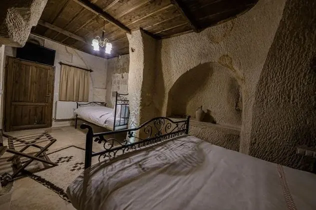 Cave Room, Avlu Manzaralı