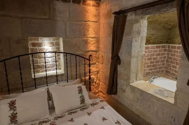 Deluxe Cave, Avlu Manzaralı