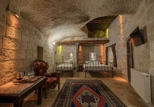 Deluxe Cave, Avlu Manzaralı