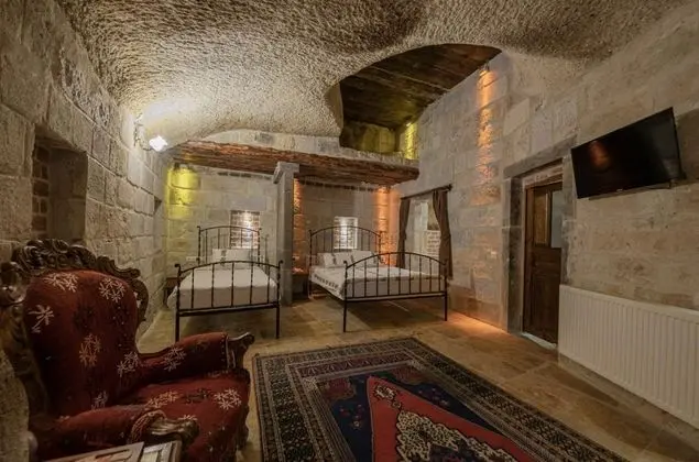 Deluxe Cave, Avlu Manzaralı
