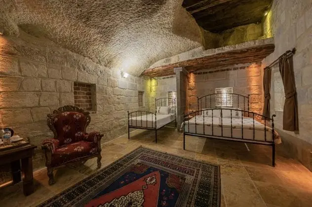 Deluxe Cave, Avlu Manzaralı