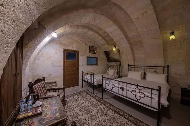 Deluxe Cave, Avlu Manzaralı