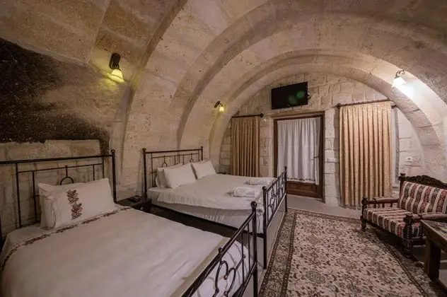 Deluxe Cave, Avlu Manzaralı
