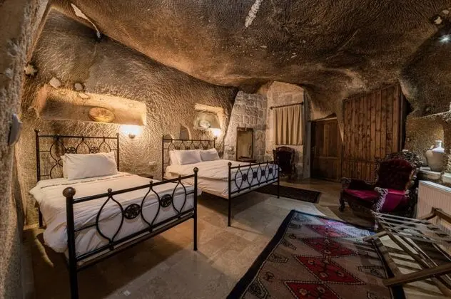 Deluxe Cave, Avlu Manzaralı