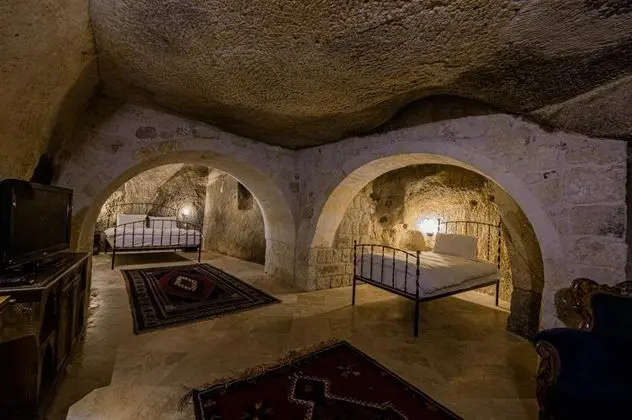 Deluxe Cave, Avlu Manzaralı