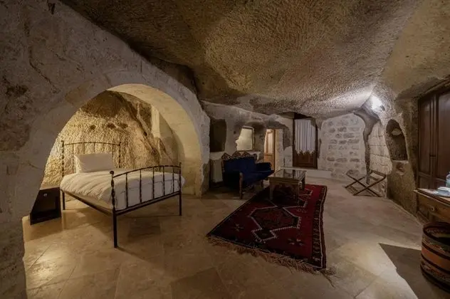 Deluxe Cave, Avlu Manzaralı