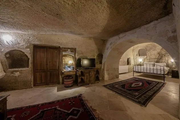 Deluxe Cave, Avlu Manzaralı