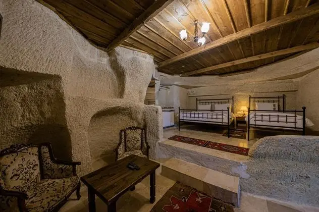 Deluxe Cave, Avlu Manzaralı