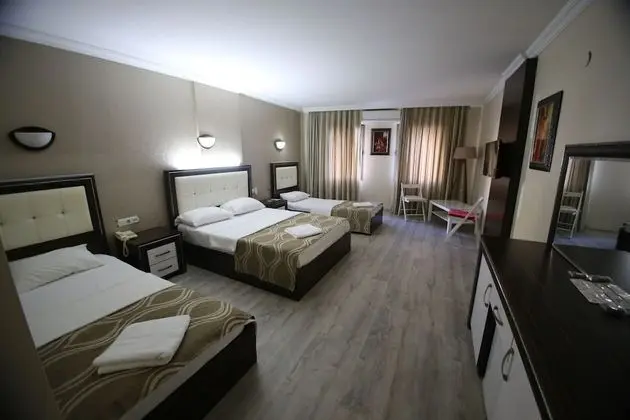 Tek Büyük veya İki Ayrı Yataklı Oda