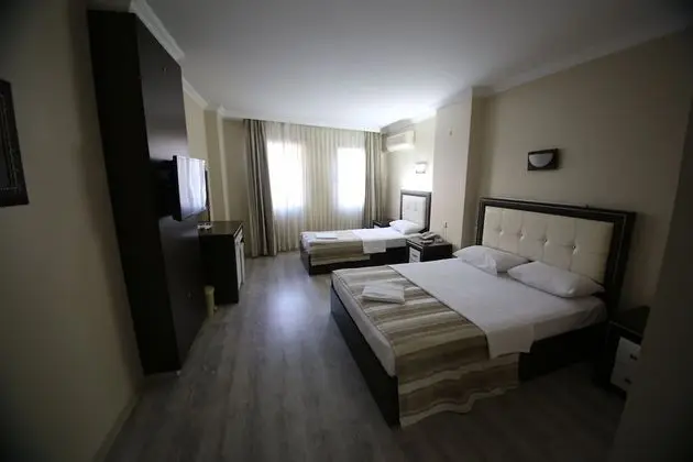 Tek Büyük veya İki Ayrı Yataklı Oda