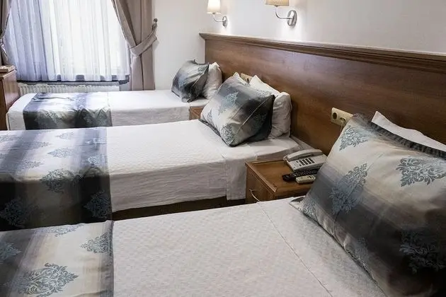 Üç Kişilik Oda, 1 Yatak Odası