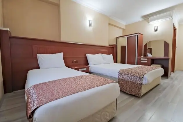 City Tek Büyük veya İki Ayrı Yataklı Oda