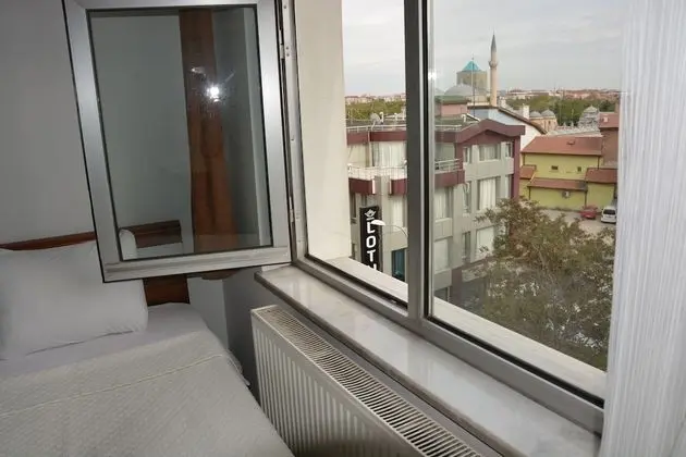 Basic Tek Büyük Yataklı Oda