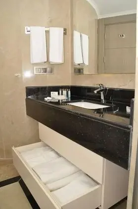 Deluxe Tek Büyük veya İki Ayrı Yataklı Oda