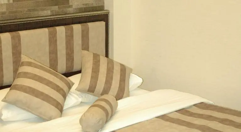 Triple, Şehir Manzaralı
