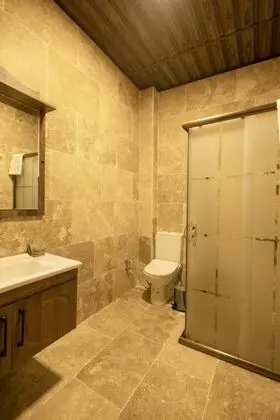 Triple, Şehir Manzaralı, Giriş Katı