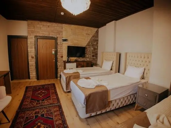 Triple, Şehir Manzaralı, Giriş Katı
