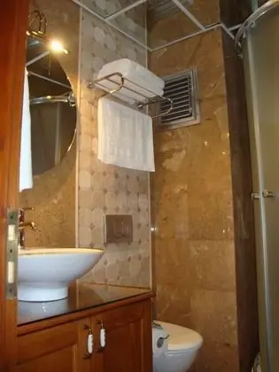 Tek Büyük veya İki Ayrı Yataklı Oda, Şehir Manzaralı