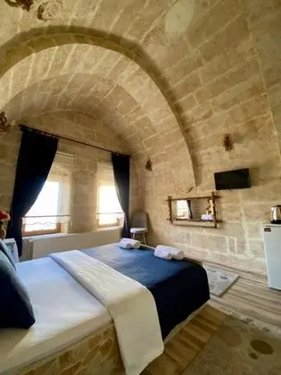 Basic Stone Room, Şehir Manzaralı
