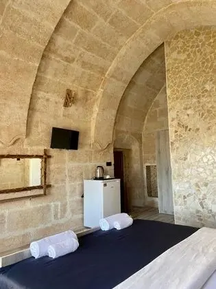 Basic Stone Room, Şehir Manzaralı